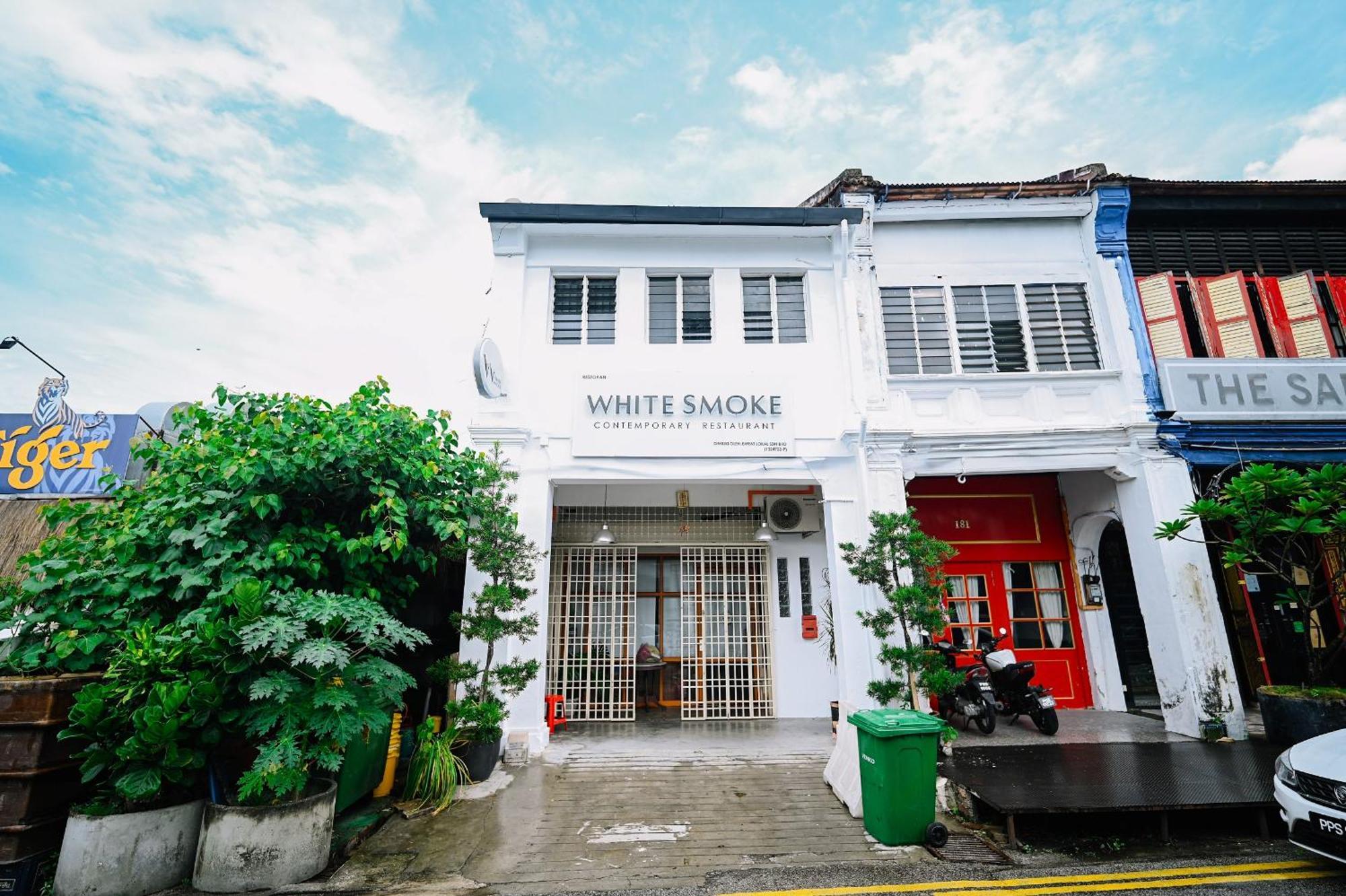 Swing & Pillows - Lebuh Victoria, Penang George Town Buitenkant foto